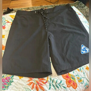 NWT Ocean coast black swim trunks XL belk